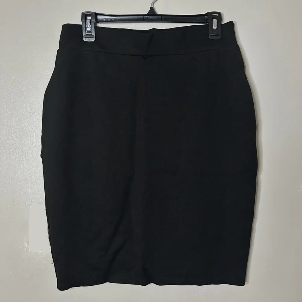 Elegant Black Women's Pencil Skirt - Picture 1 of 3